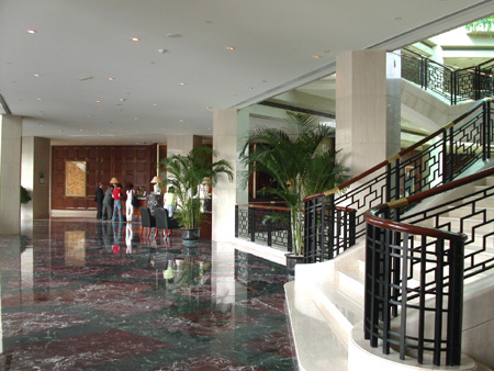 Pudong_hotel_lobby2