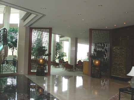 Pudong_hotel_lobby3